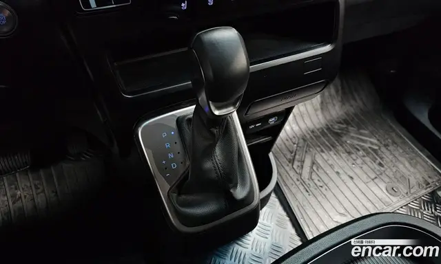 Hyundai Staria 2024 3.5 автомат (гидро), миниатюра 12