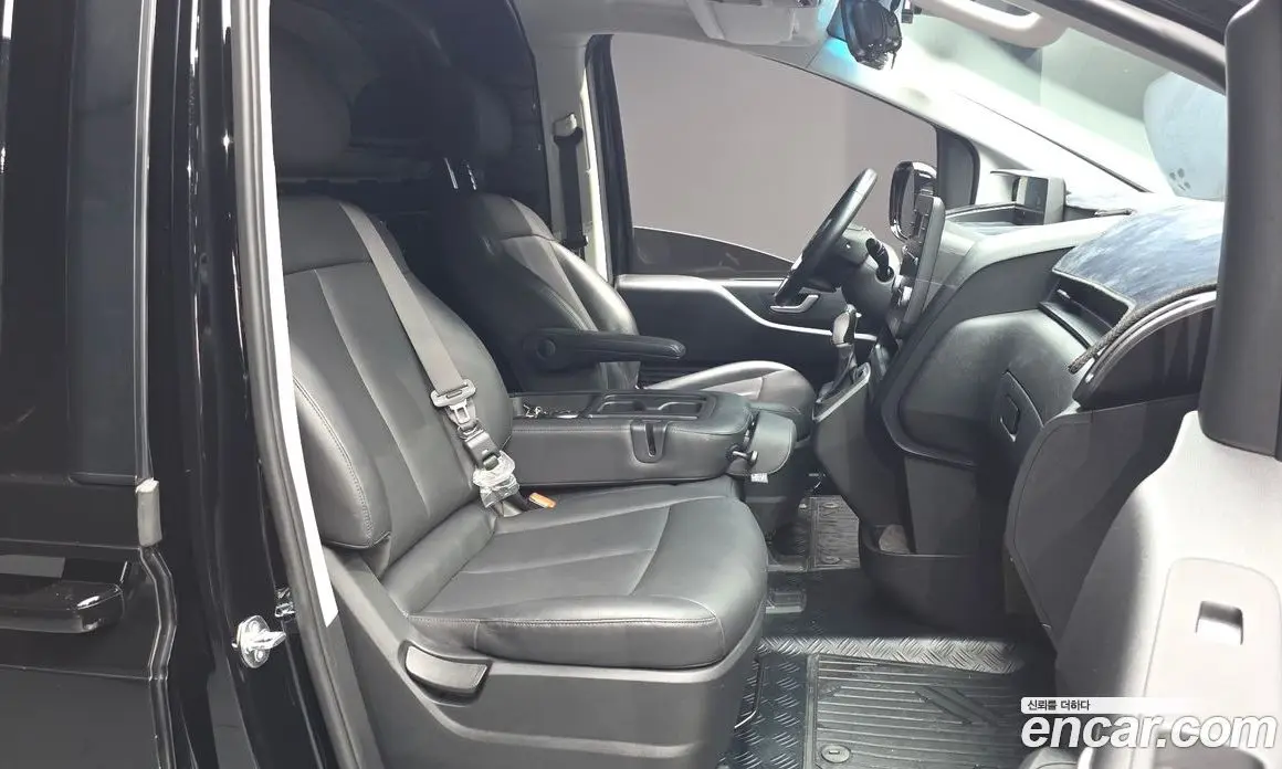 Hyundai Staria 2025 2.2 автомат (гидро), фото 16 Hyundai Staria 2025 2.2 автомат (гидро), фото 16