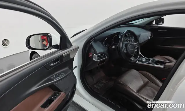 Jaguar XE 2015 2.0 автомат (гидро), миниатюра 12