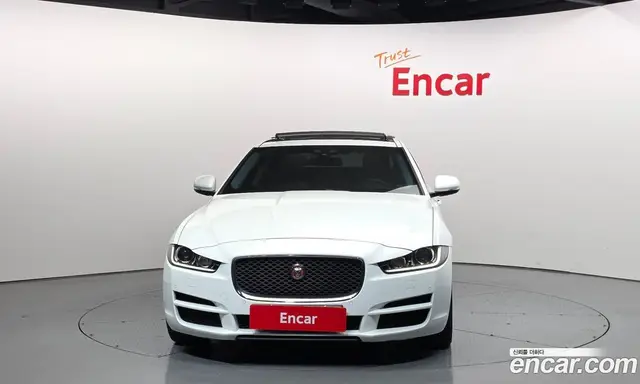 Jaguar XE 2015 2.0 автомат (гидро), миниатюра 3 Jaguar XE 2015 2.0 автомат (гидро), миниатюра 3
