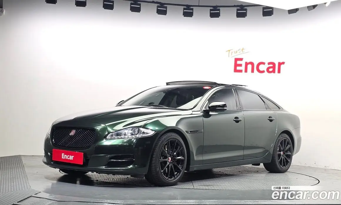 Jaguar XJ 2013 3.0 автомат (гидро), фото 1 Jaguar XJ 2013 3.0 автомат (гидро), фото 1