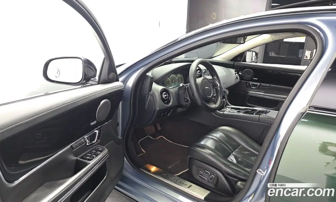 Jaguar XJ 2013 3.0 автомат (гидро), фото 10 Jaguar XJ 2013 3.0 автомат (гидро), фото 10