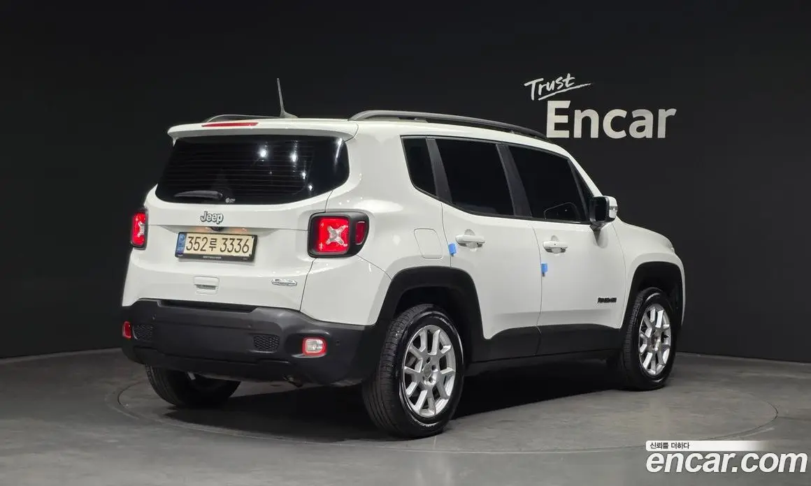 Jeep Renegade 2021 2.4 автомат (гидро), фото 2 Jeep Renegade 2021 2.4 автомат (гидро), фото 2