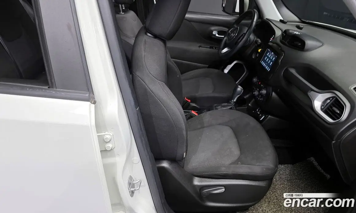 Jeep Renegade 2021 2.4 автомат (гидро), фото 12 Jeep Renegade 2021 2.4 автомат (гидро), фото 12