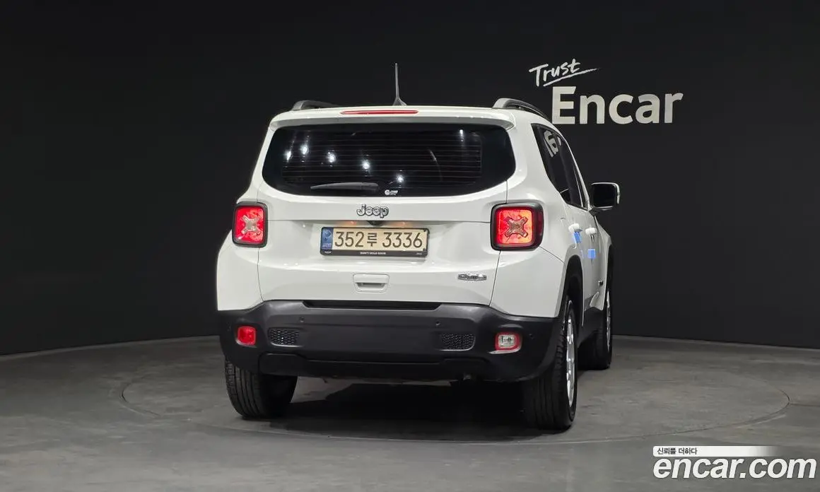 Jeep Renegade 2021 2.4 автомат (гидро), фото 4 Jeep Renegade 2021 2.4 автомат (гидро), фото 4