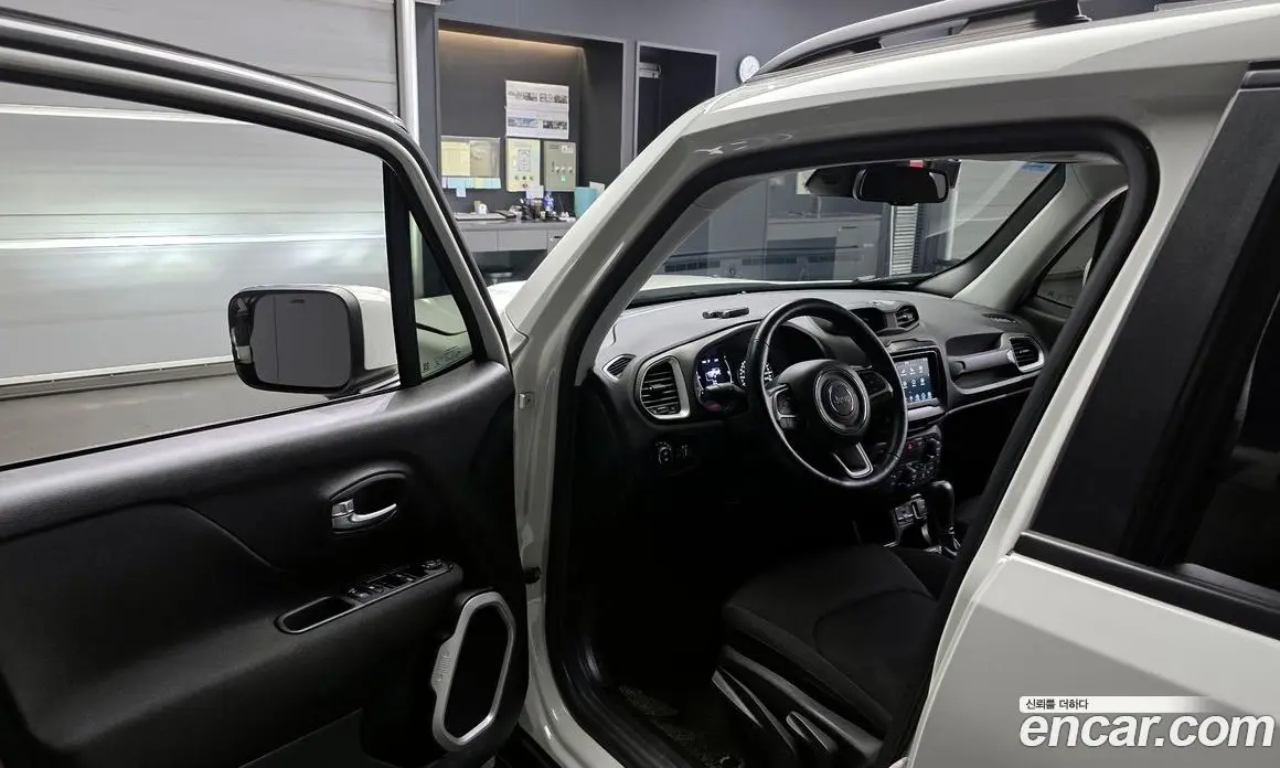 Jeep Renegade 2021 2.4 автомат (гидро), фото 10 Jeep Renegade 2021 2.4 автомат (гидро), фото 10