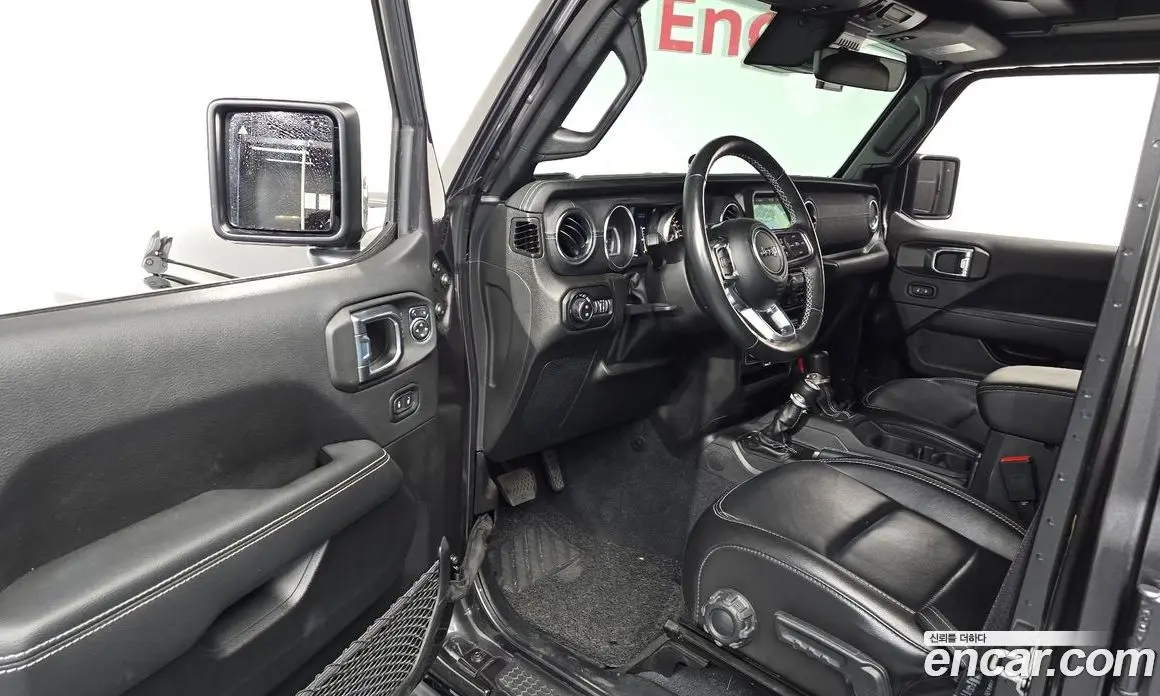 Jeep Wrangler 2022 2.0 автомат (гидро), фото 13 Jeep Wrangler 2022 2.0 автомат (гидро), фото 13