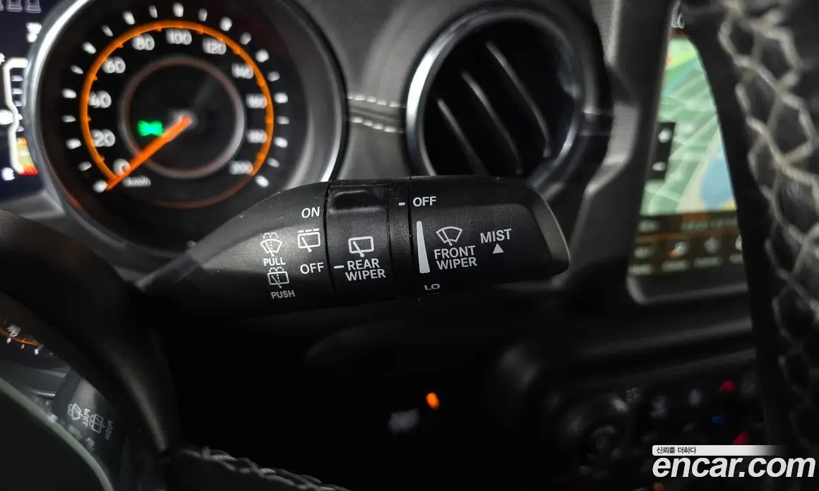 Jeep Wrangler 2022 2.0 автомат (гидро), фото 28 Jeep Wrangler 2022 2.0 автомат (гидро), фото 28