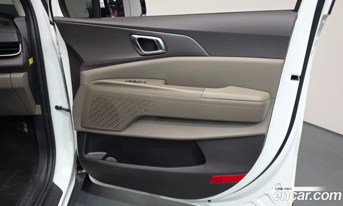 Kia Carnival 2025 3.5 автомат (гидро), фото 14 Kia Carnival 2025 3.5 автомат (гидро), фото 14