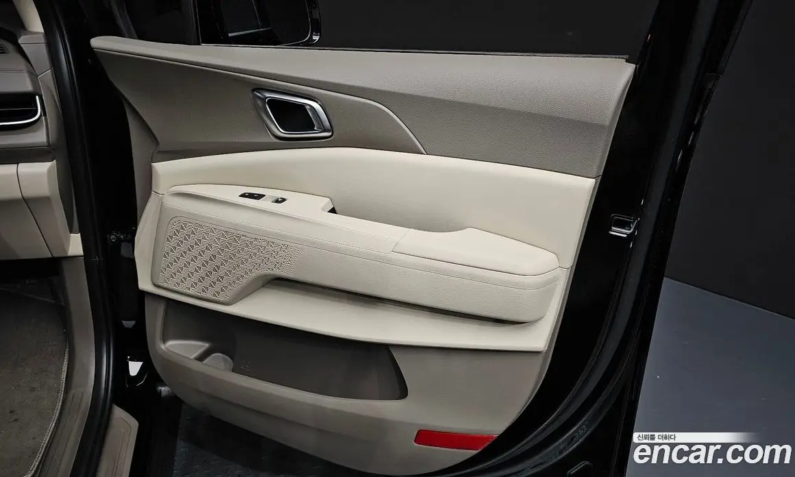 Kia Carnival 2025 2.2 автомат (гидро), фото 15 Kia Carnival 2025 2.2 автомат (гидро), фото 15