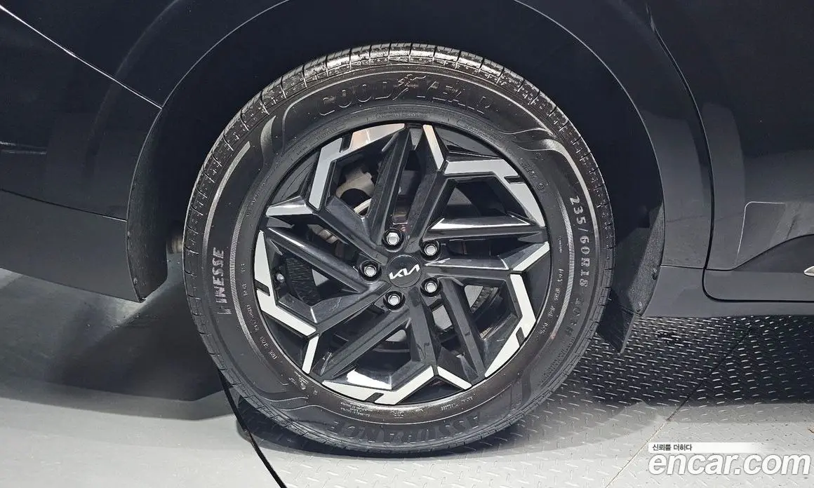 Kia Carnival 2025 2.2 автомат (гидро), фото 5 Kia Carnival 2025 2.2 автомат (гидро), фото 5