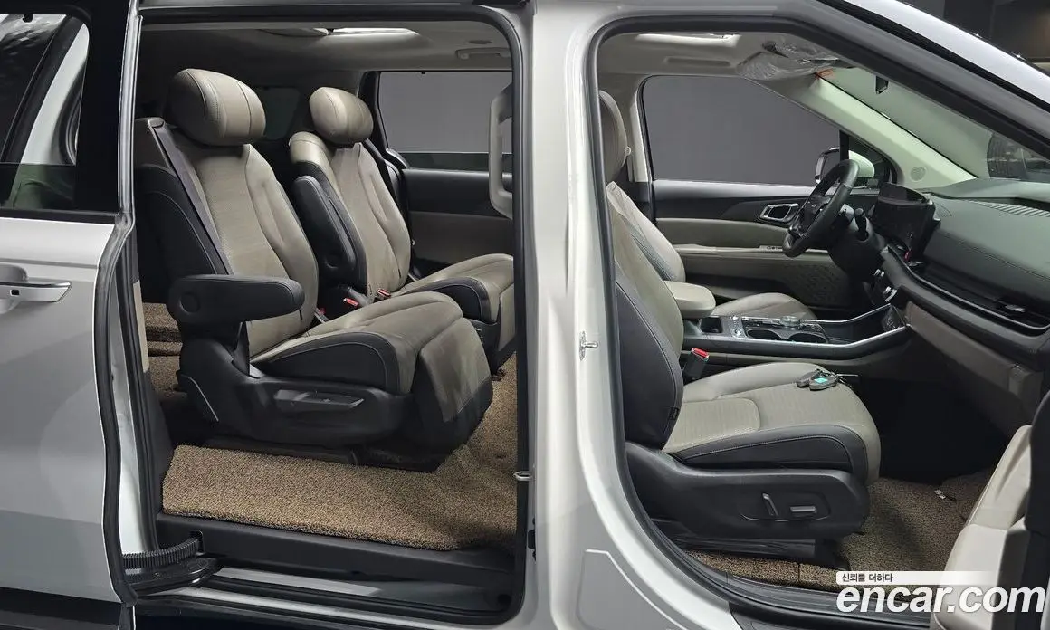 Kia Carnival 2025 3.5 автомат (гидро), фото 17 Kia Carnival 2025 3.5 автомат (гидро), фото 17