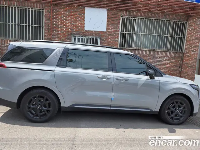 Kia Carnival 2025 2.2 автомат (гидро), миниатюра 3 Kia Carnival 2025 2.2 автомат (гидро), миниатюра 3