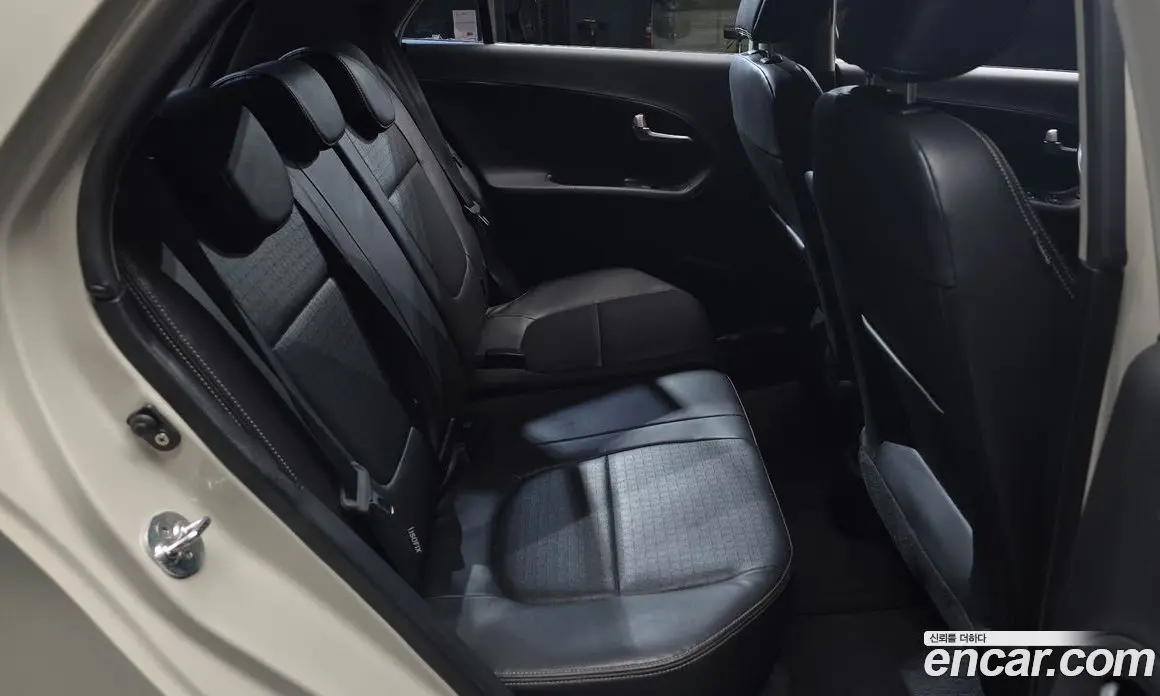 Kia Morning 2016 1.0 автомат (гидро), фото 11 Kia Morning 2016 1.0 автомат (гидро), фото 11