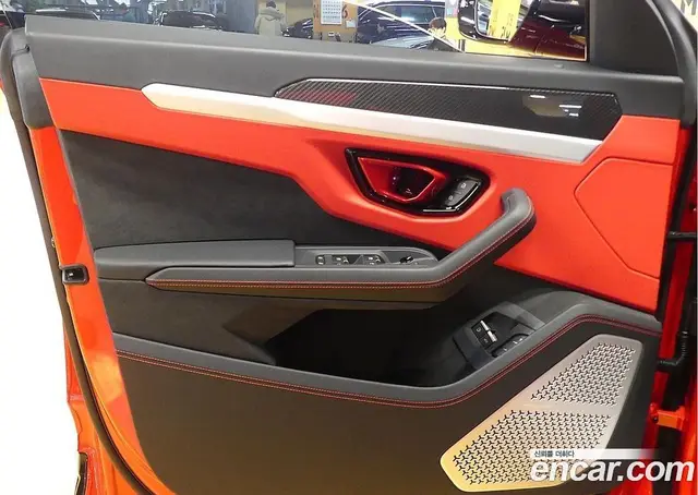 Lamborghini Urus 2025 4.0 автомат (гидро), миниатюра 12