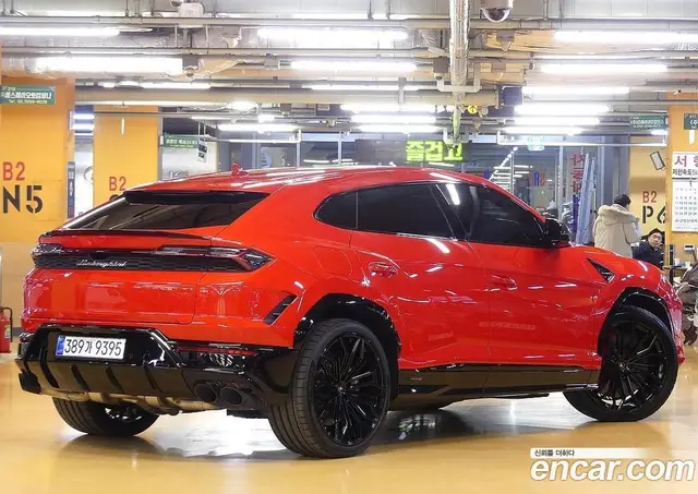 Lamborghini Urus 2025 4.0 автомат (гидро), миниатюра 4 Lamborghini Urus 2025 4.0 автомат (гидро), миниатюра 4