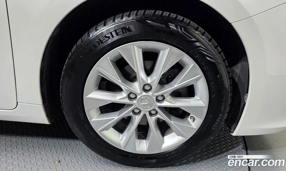 Lexus ES 2013 2.5 автомат (гидро), фото 5 Lexus ES 2013 2.5 автомат (гидро), фото 5