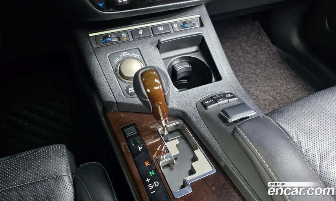 Lexus ES 2013 2.5 автомат (гидро), фото 9 Lexus ES 2013 2.5 автомат (гидро), фото 9