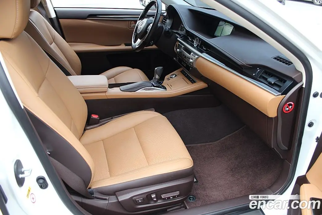 Lexus ES 2017 2.5 автомат (гидро), фото 12 Lexus ES 2017 2.5 автомат (гидро), фото 12
