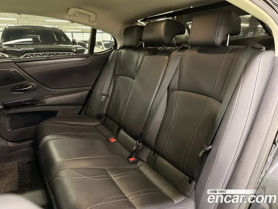 Lexus ES 2022 2.5 автомат (гидро), фото 10 Lexus ES 2022 2.5 автомат (гидро), фото 10