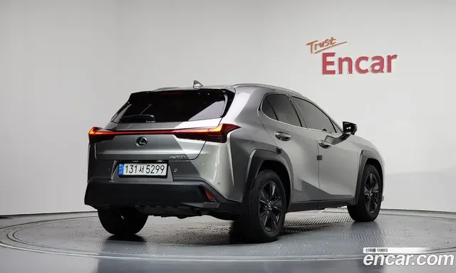 Lexus UX 2025 2.0 автомат (гидро), миниатюра 2