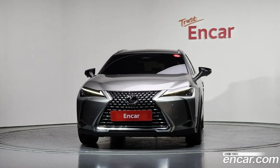 Lexus UX 2025 2.0 автомат (гидро), фото 3