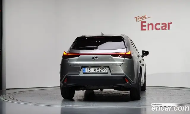 Lexus UX 2025 2.0 автомат (гидро), миниатюра 4