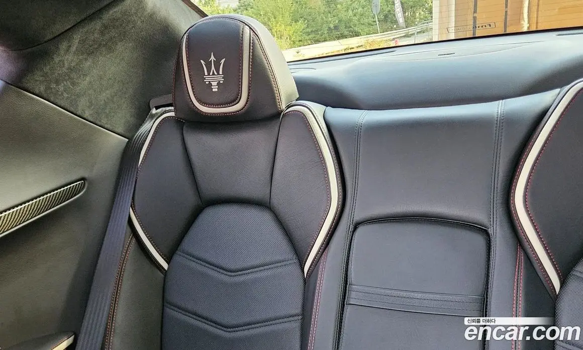 Maserati GranTurismo 2016 4.7 автомат (гидро), фото 10 Maserati GranTurismo 2016 4.7 автомат (гидро), фото 10