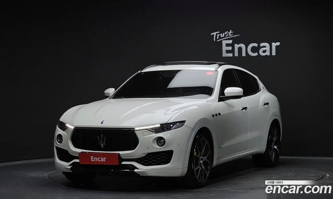 Maserati Levante 2017 3.0 автомат (гидро), фото 1 Maserati Levante 2017 3.0 автомат (гидро), фото 1