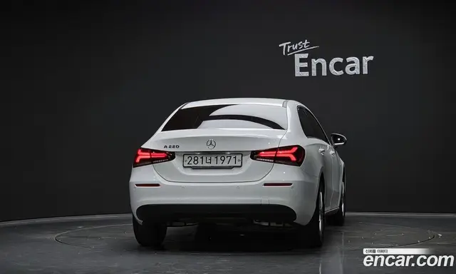 Mercedes-Benz A-Class 2020 2.0 автомат (гидро), миниатюра 4 Mercedes-Benz A-Class 2020 2.0 автомат (гидро), миниатюра 4