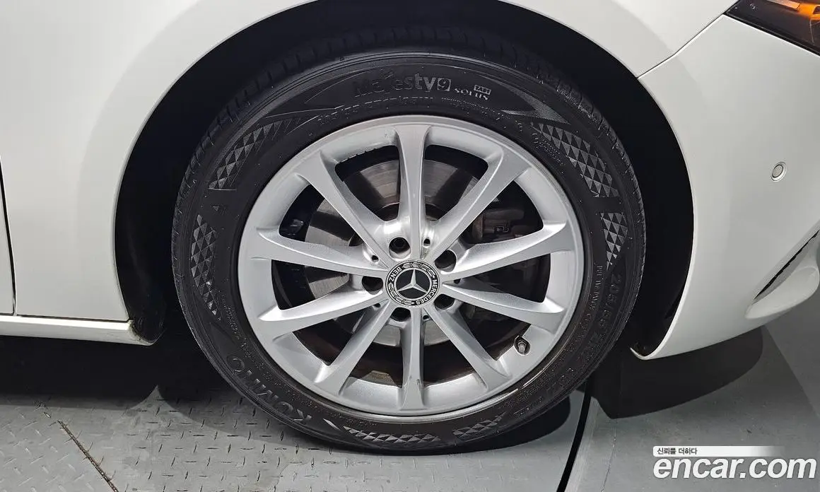 Mercedes-Benz A-Class 2020 2.0 автомат (гидро), фото 7 Mercedes-Benz A-Class 2020 2.0 автомат (гидро), фото 7