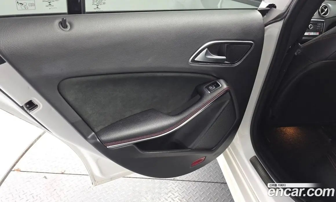 Mercedes-Benz CLA-Class 2018 2.0 автомат (гидро), фото 15 Mercedes-Benz CLA-Class 2018 2.0 автомат (гидро), фото 15