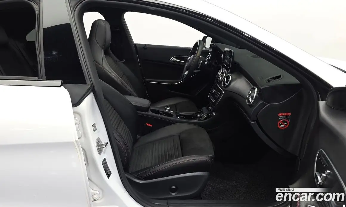 Mercedes-Benz CLA-Class 2018 2.0 автомат (гидро), фото 16 Mercedes-Benz CLA-Class 2018 2.0 автомат (гидро), фото 16