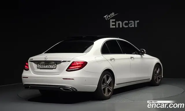 Mercedes-Benz E-Class 2019 2.0 автомат (гидро), миниатюра 2 Mercedes-Benz E-Class 2019 2.0 автомат (гидро), миниатюра 2