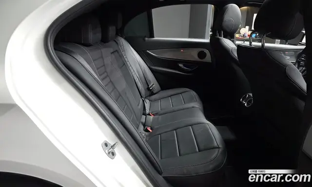 Mercedes-Benz E-Class 2019 2.0 автомат (гидро), миниатюра 12