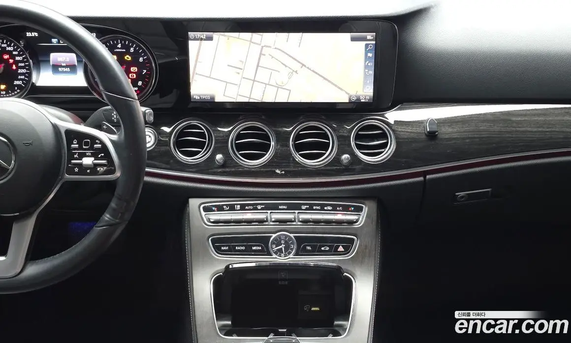 Mercedes-Benz E-Class 2019 2.0 автомат (гидро), фото 13 Mercedes-Benz E-Class 2019 2.0 автомат (гидро), фото 13