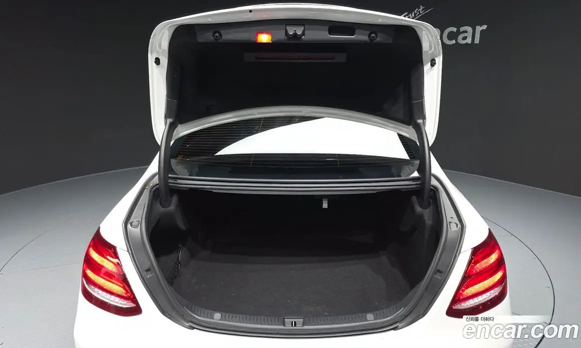 Mercedes-Benz E-Class 2019 2.0 автомат (гидро), фото 20 Mercedes-Benz E-Class 2019 2.0 автомат (гидро), фото 20