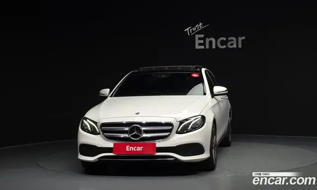 Mercedes-Benz E-Class 2019 2.0 автомат (гидро), миниатюра 3 Mercedes-Benz E-Class 2019 2.0 автомат (гидро), миниатюра 3