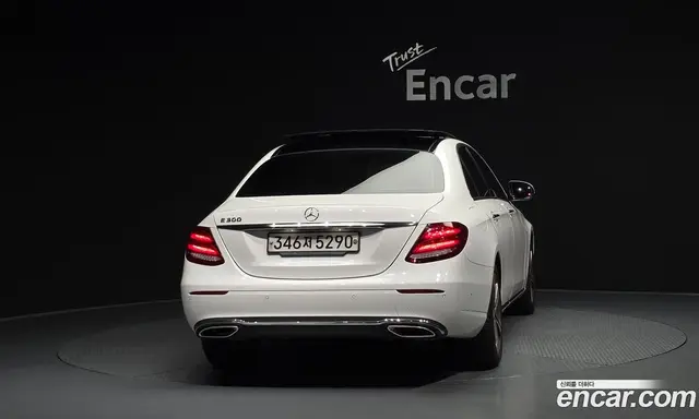 Mercedes-Benz E-Class 2019 2.0 автомат (гидро), миниатюра 4 Mercedes-Benz E-Class 2019 2.0 автомат (гидро), миниатюра 4
