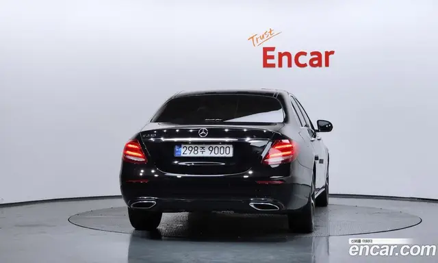 Mercedes-Benz E-Class 2020 2.0 автомат (гидро), миниатюра 4 Mercedes-Benz E-Class 2020 2.0 автомат (гидро), миниатюра 4