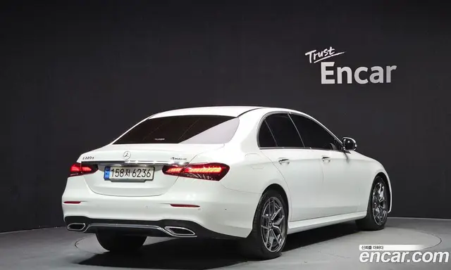 Mercedes-Benz E-Class 2022 1.9 автомат (гидро), миниатюра 2