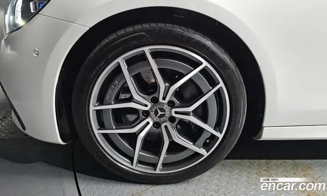 Mercedes-Benz E-Class 2022 1.9 автомат (гидро), миниатюра 5