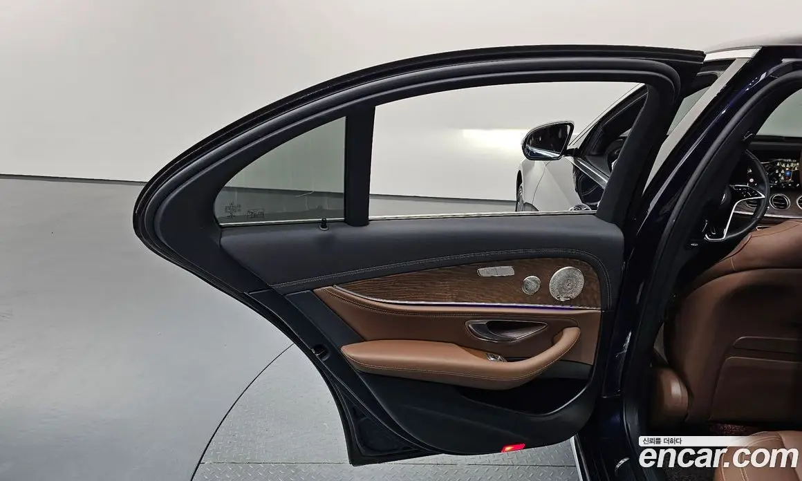 Mercedes-Benz E-Class 2022 2.0 автомат (гидро), фото 15 Mercedes-Benz E-Class 2022 2.0 автомат (гидро), фото 15