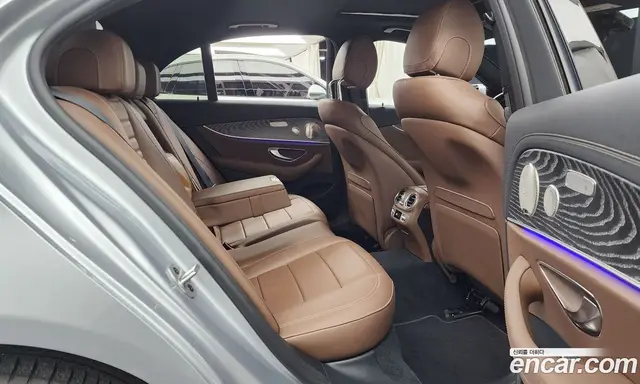 Mercedes-Benz E-Class 2022 2.0 автомат (гидро), миниатюра 12