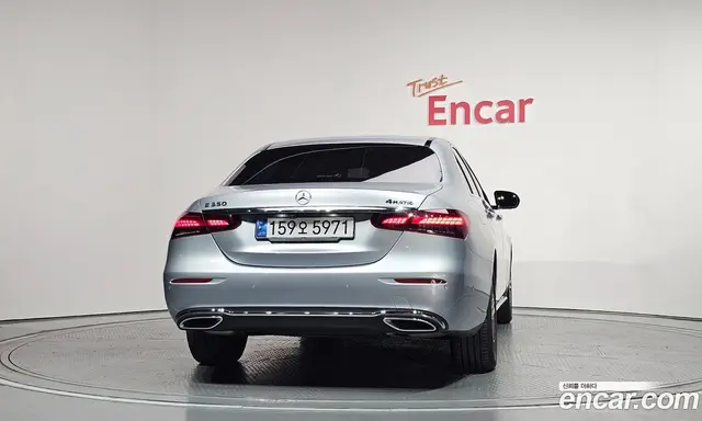 Mercedes-Benz E-Class 2022 2.0 автомат (гидро), миниатюра 4 Mercedes-Benz E-Class 2022 2.0 автомат (гидро), миниатюра 4