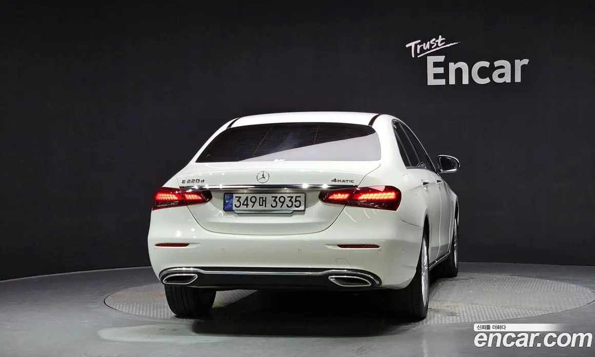 Mercedes-Benz E-Class 2023 1.9 автомат (гидро), фото 4 Mercedes-Benz E-Class 2023 1.9 автомат (гидро), фото 4