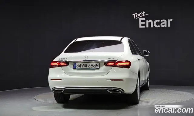 Mercedes-Benz E-Class 2023 1.9 автомат (гидро), миниатюра 4 Mercedes-Benz E-Class 2023 1.9 автомат (гидро), миниатюра 4