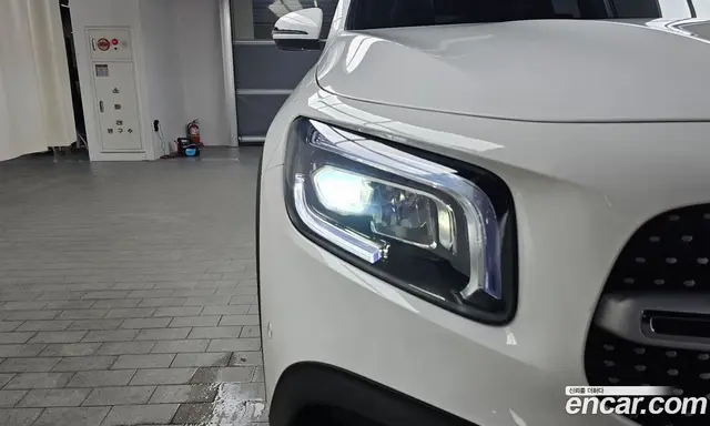 Mercedes-Benz GLB-Class 2021 2.0 автомат (гидро), миниатюра 7