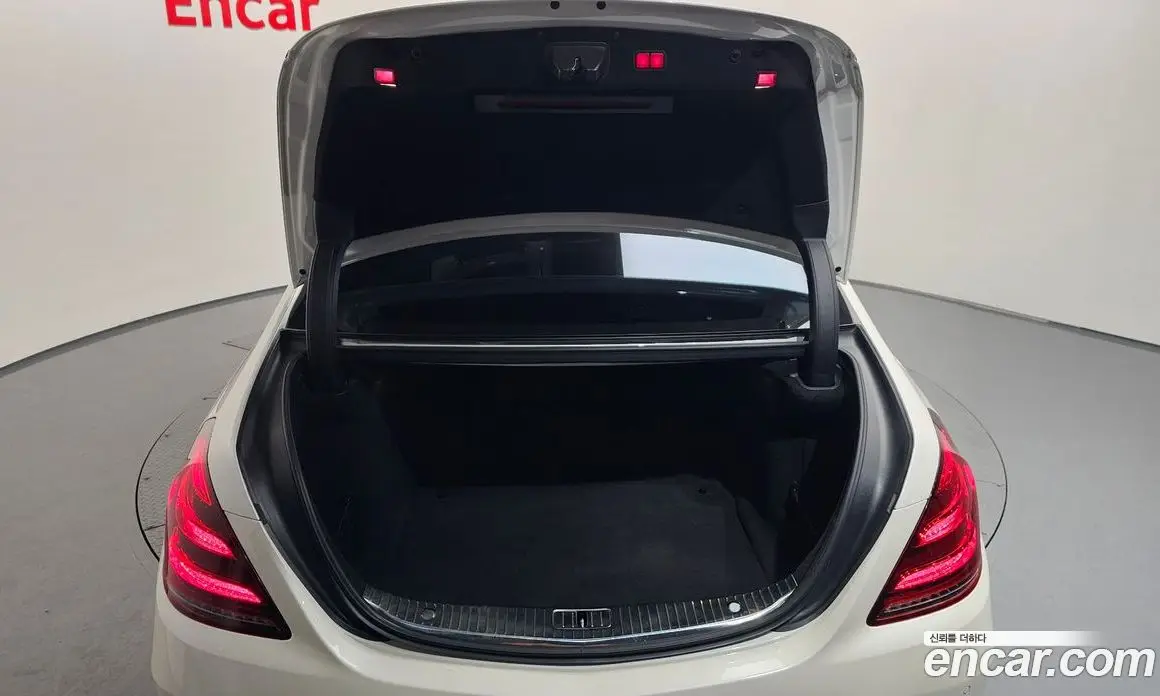 Mercedes-Benz S-Class 2018 4.0 автомат (гидро), фото 25 Mercedes-Benz S-Class 2018 4.0 автомат (гидро), фото 25