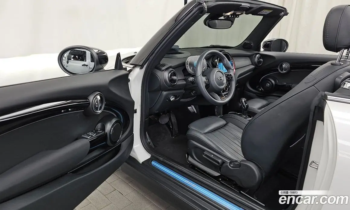 Mini Cooper Convertible 2023 2.0 автомат (гидро), фото 13 Mini Cooper Convertible 2023 2.0 автомат (гидро), фото 13